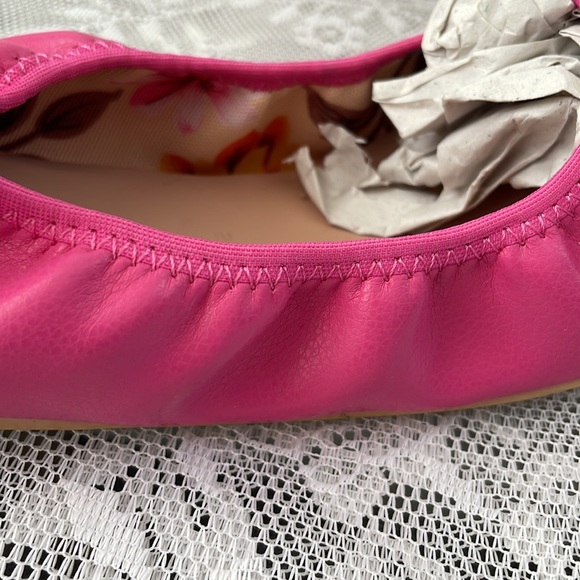 Journee Collection Pink Slip On Round Toe Ballet Flats Size 6.5 NWOB - Picture 3 of 4
